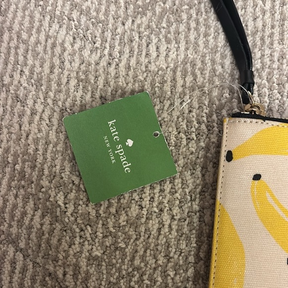 NWT Kate spade “That’s Bananas” wristlet zipper pouch - Picture 2 of 5